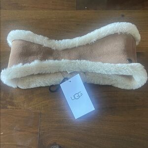 UGG Women's Brown and Cream Fleece Headband ( chestnut color )
